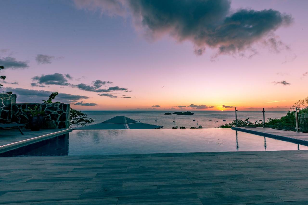 Sunset Palm - Superbe Villa Créole avec piscine face au coucher de soleil Bouillante Exterior foto